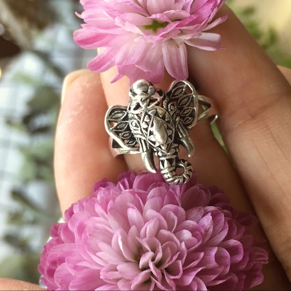 Lucky Elephant Ring - 925 Sterling Silver - Picture 1 of 8